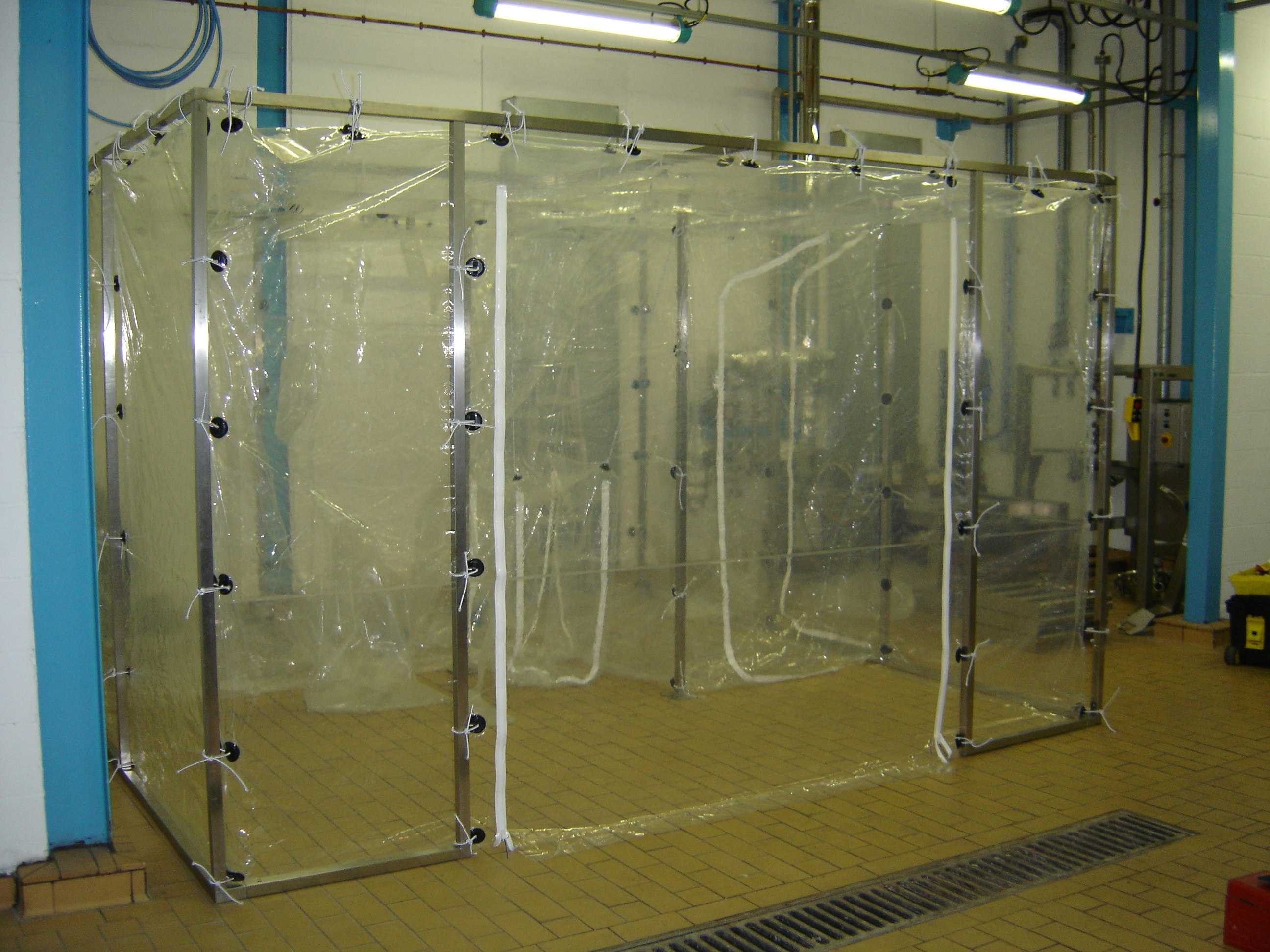 Containment suite 002